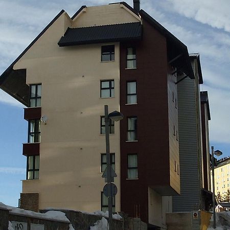 Apartamentos Monte Oiz Asn เซียร์ราเนบาดา ภายนอก รูปภาพ