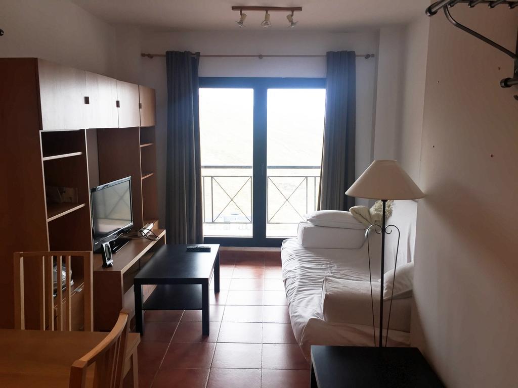 Apartamentos Monte Oiz Asn เซียร์ราเนบาดา ภายนอก รูปภาพ