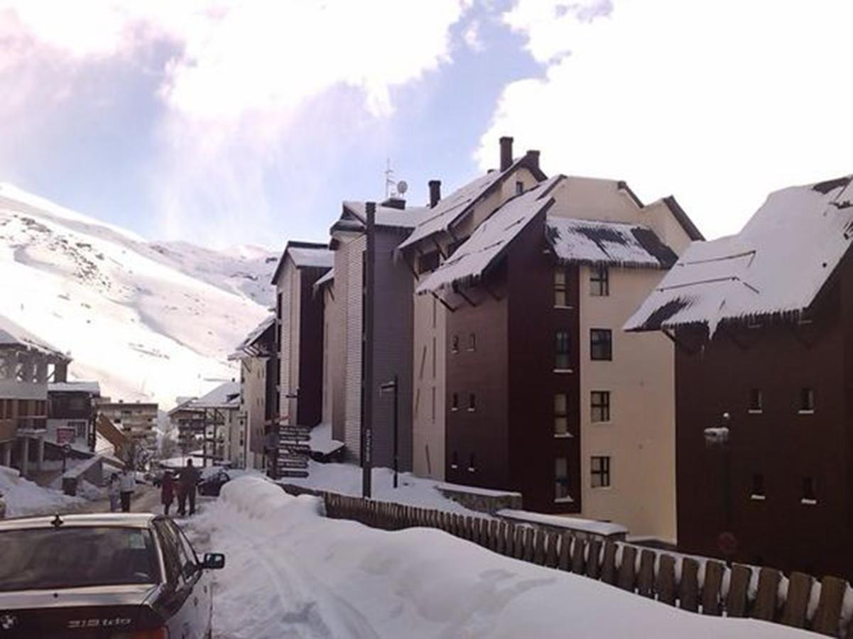 Apartamentos Monte Oiz Asn เซียร์ราเนบาดา ภายนอก รูปภาพ