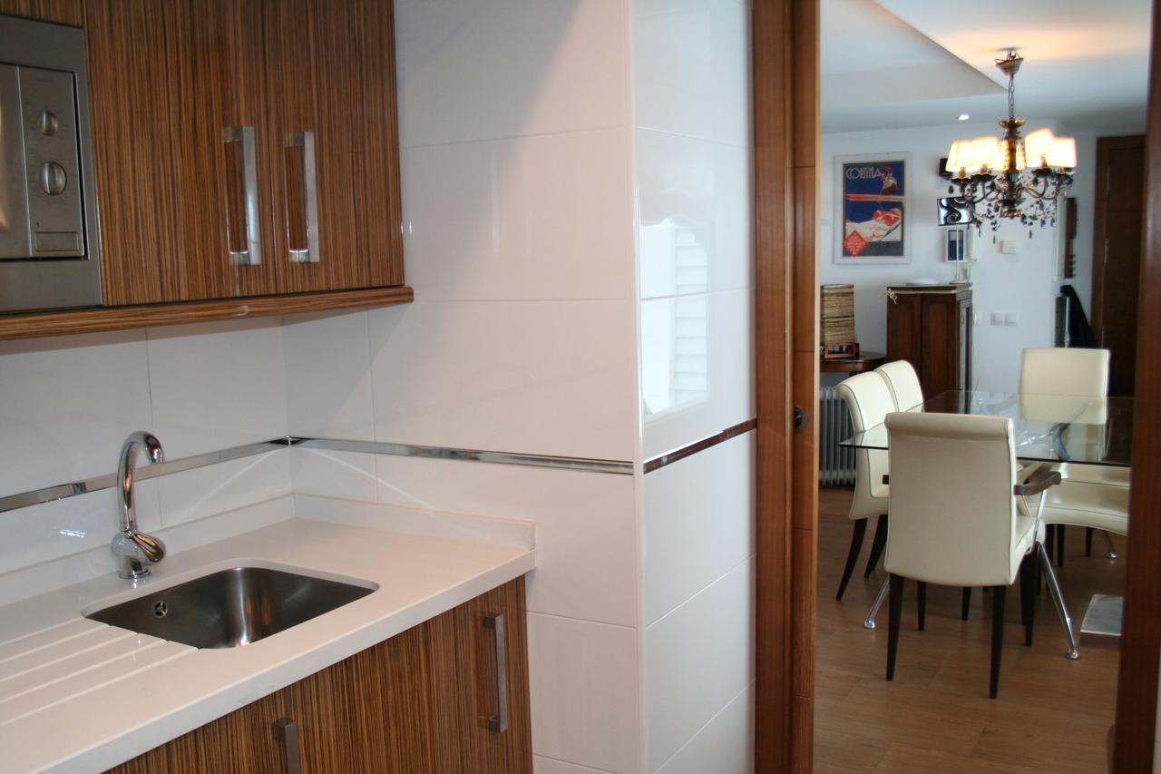 Apartamentos Monte Oiz Asn เซียร์ราเนบาดา ภายนอก รูปภาพ