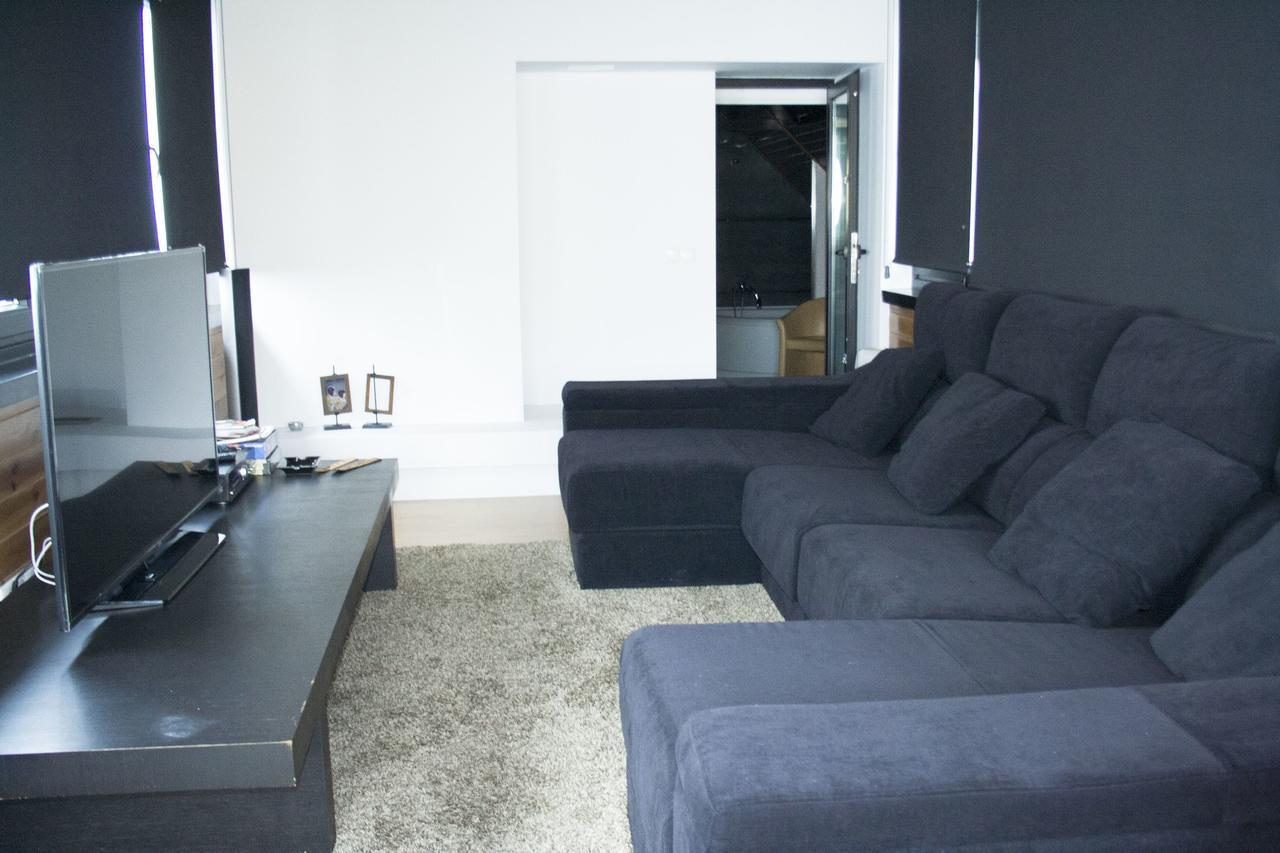 Apartamentos Monte Oiz Asn เซียร์ราเนบาดา ภายนอก รูปภาพ